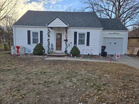 1615 S 4th St, Beatrice, NE 68310