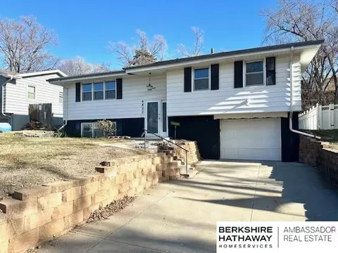 6827 N 63 St, Omaha, NE 68152