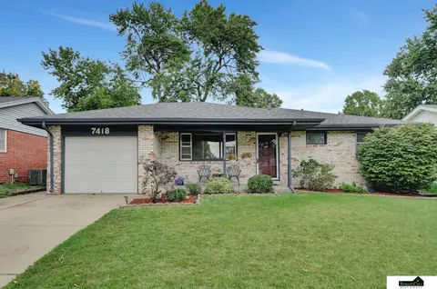 7418 Holdrege St, Lincoln, NE 68505