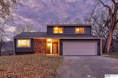 1007 Julius Pl, Bellevue, NE 68005
