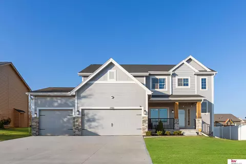 1904 Turtle Dove Dr, Bellevue, NE 68123