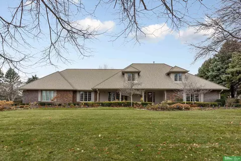 206 S 96 St, Omaha, NE 68114