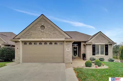 7464 Laura Lynn Ct, Lincoln, NE 68516