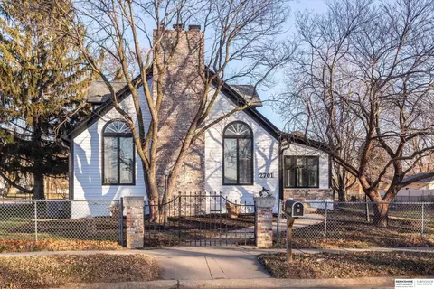 2701 Calhoun St, Bellevue, NE 68005