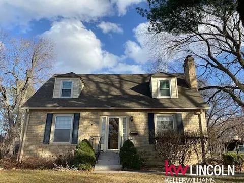 1126 S 40th St, Lincoln, NE 68510