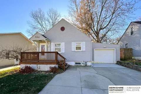 628 Oakmont Dr, Plattsmouth, NE 68048