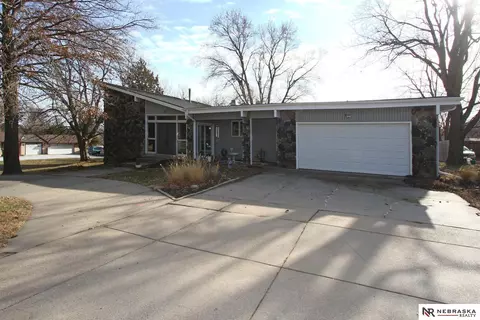 705 G St, Eagle, NE 68347