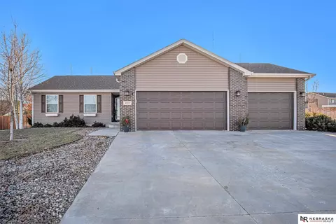 4125 W Ludwig Cir, Lincoln, NE 68528