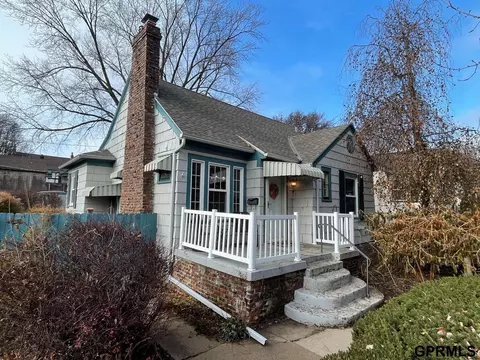 2304 N 50 St, Omaha, NE 68104