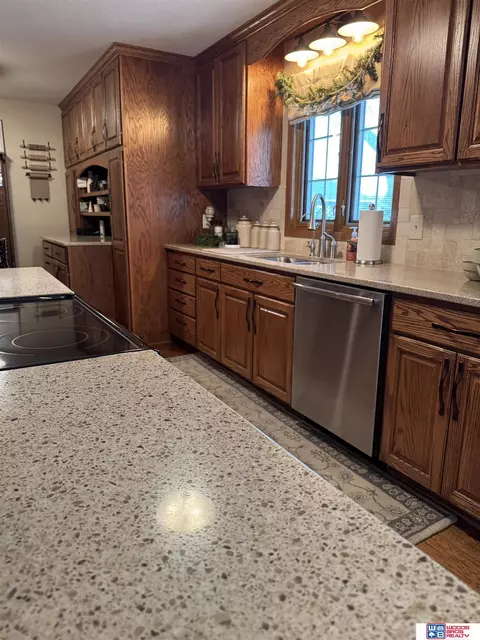 614 E 9th St, Stromsburg, NE 68666 photo 9
