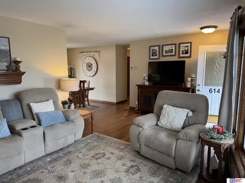 614 E 9th St, Stromsburg, NE 68666 photo 5