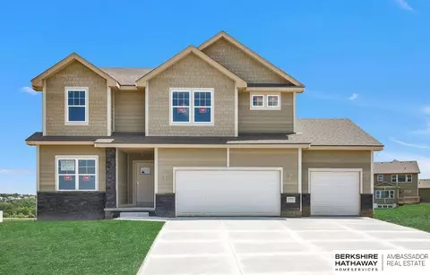 10407 Cimarron St, Papillion, NE 68046