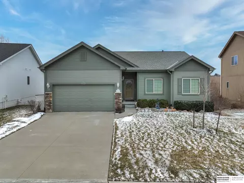 4719 N 167th St, Omaha, NE 68116