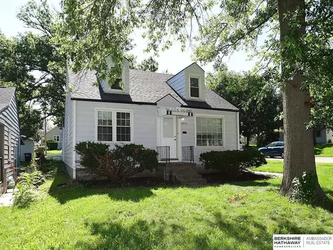 4231 S 42 St, Omaha, NE 68107
