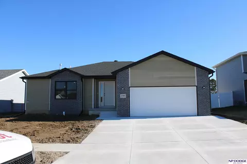 1740 SW 28th St, Lincoln, NE 68522