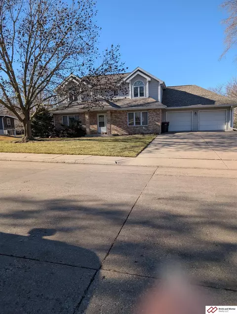 1725 N 14th St, Beatrice, NE 68310