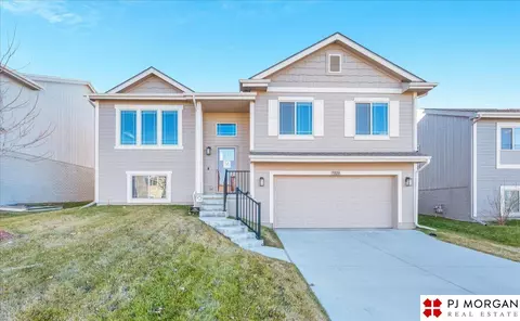7824 N 147 Ave, Bennington, NE 68007