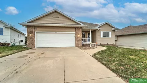8220 S 167th St, Omaha, NE 68136