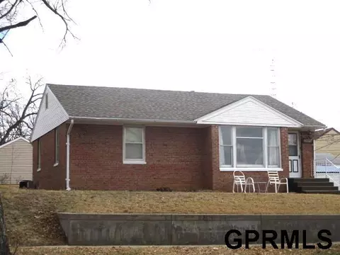 1208 C St, Fairbury, NE 68352