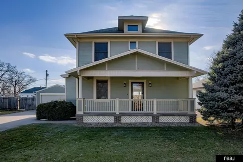 1125 E 11 St, Fremont, NE 68025