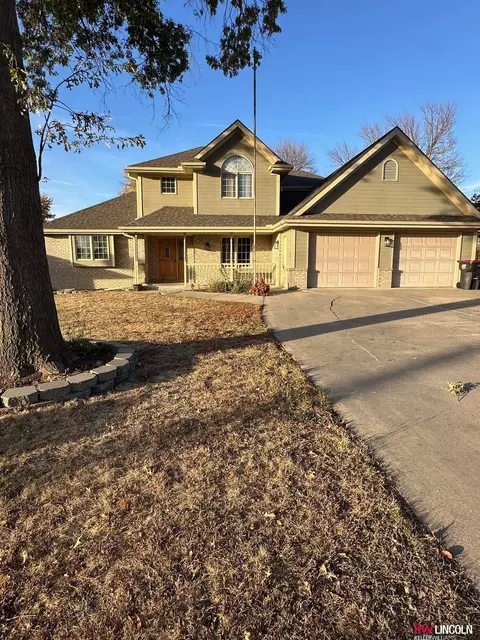 1710 Irving St, Beatrice, NE 68310