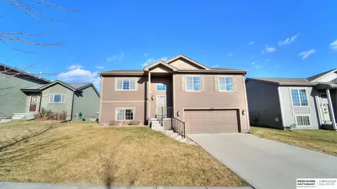 13928 Iowa St, Omaha, NE 68142