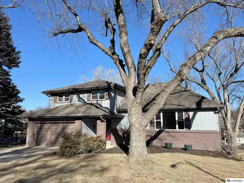 2223 N 100 St, Omaha, NE 68134