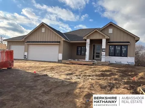 10924 S 98th Avenue Cir, Papillion, NE 68046