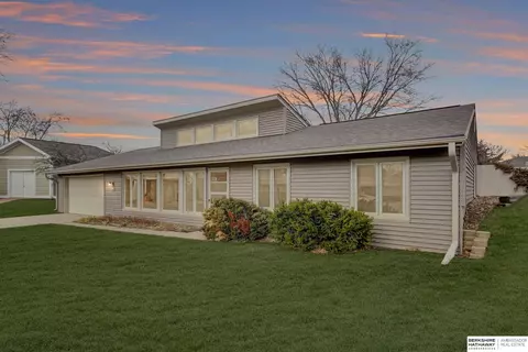 6500 Sundance Ct, Lincoln, NE 68512