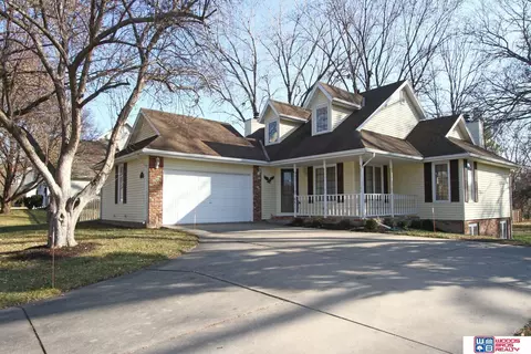 4411 Cripple Creek Rd, Lincoln, NE 68516