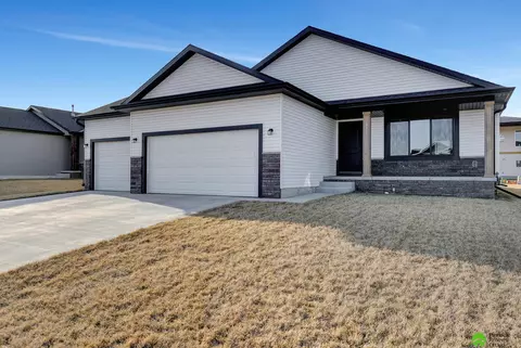 822 W Santa Clara St, Lincoln, NE 68523