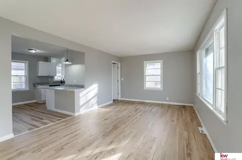 1723 N 61 St, Omaha, NE 68104
