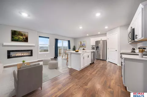 12807 S 45 St, Papillion, NE 68133