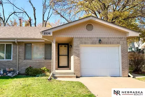 2536 Benson Garden Blvd, Omaha, NE 68134