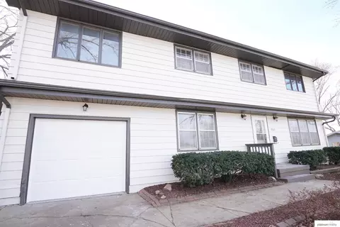 7515 Ontario St, Omaha, NE 68124