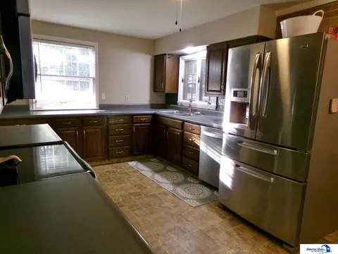 1302 Paddock Ln, Beatrice, NE 68310 photo 17