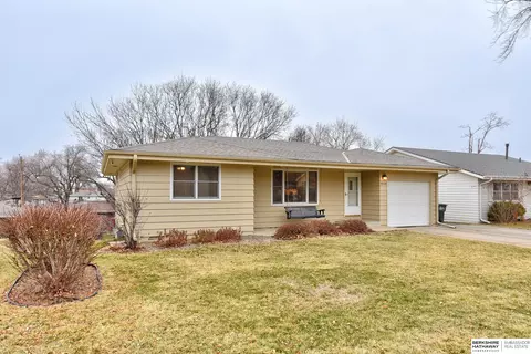 9330 Ohio St, Omaha, NE 68134