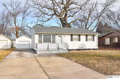 118 E Harrier St, Valley, NE 68064