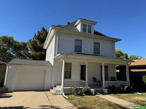 721 N Iowa Ave, York, NE 68467