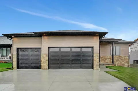 634 Woodsage Rd, Seward, NE 68434