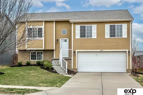 16863 Fowler Ave, Omaha, NE 68116