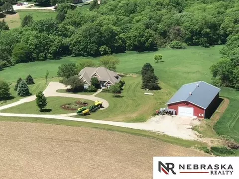 23110 Elk City Dr, Valley, NE 68064