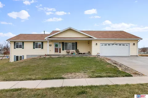 13441 Jamestown St, Waverly, NE 68462