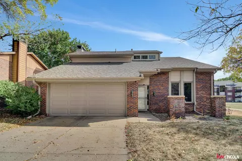 5318 S 53 St, Lincoln, NE 68516