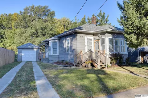 414 Curtis St, Council Bluffs, IA 51503
