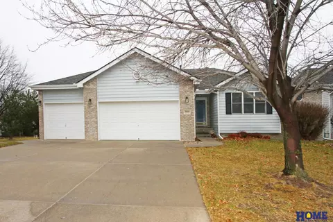 3900 San Juan Cir, Lincoln, NE 68516