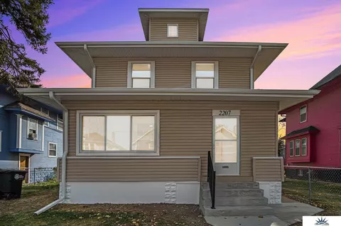 2207 Evans St, Omaha, NE 68110