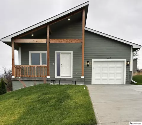 2819 Blondo St, Omaha, NE 68111