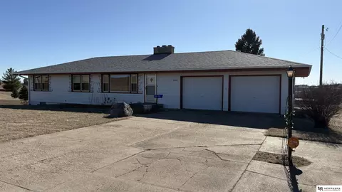10029 State St, Omaha, NE 68122