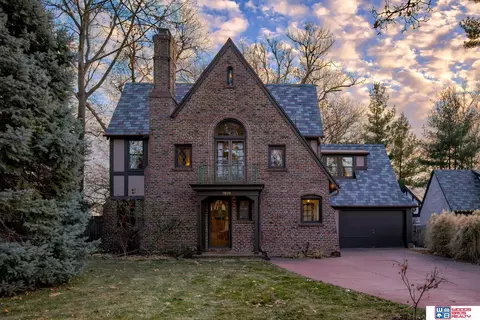 2819 Van Dorn St, Lincoln, NE 68502